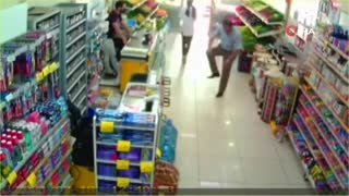 Bursa’da maskeyi öyle bir yerinden çıkarttı ki görenler şaşkına döndü
