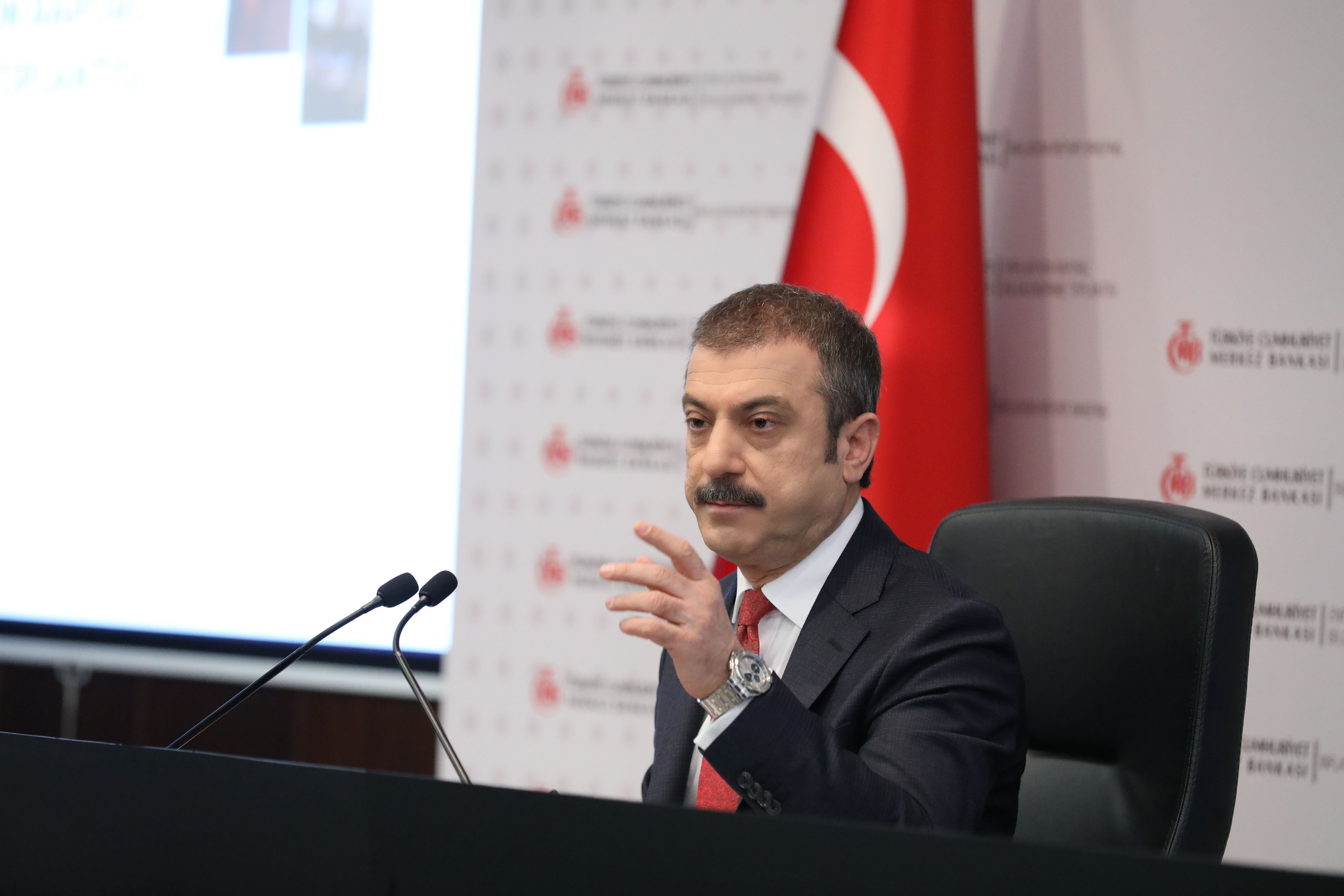 Enflasyon tahmini yükseldi