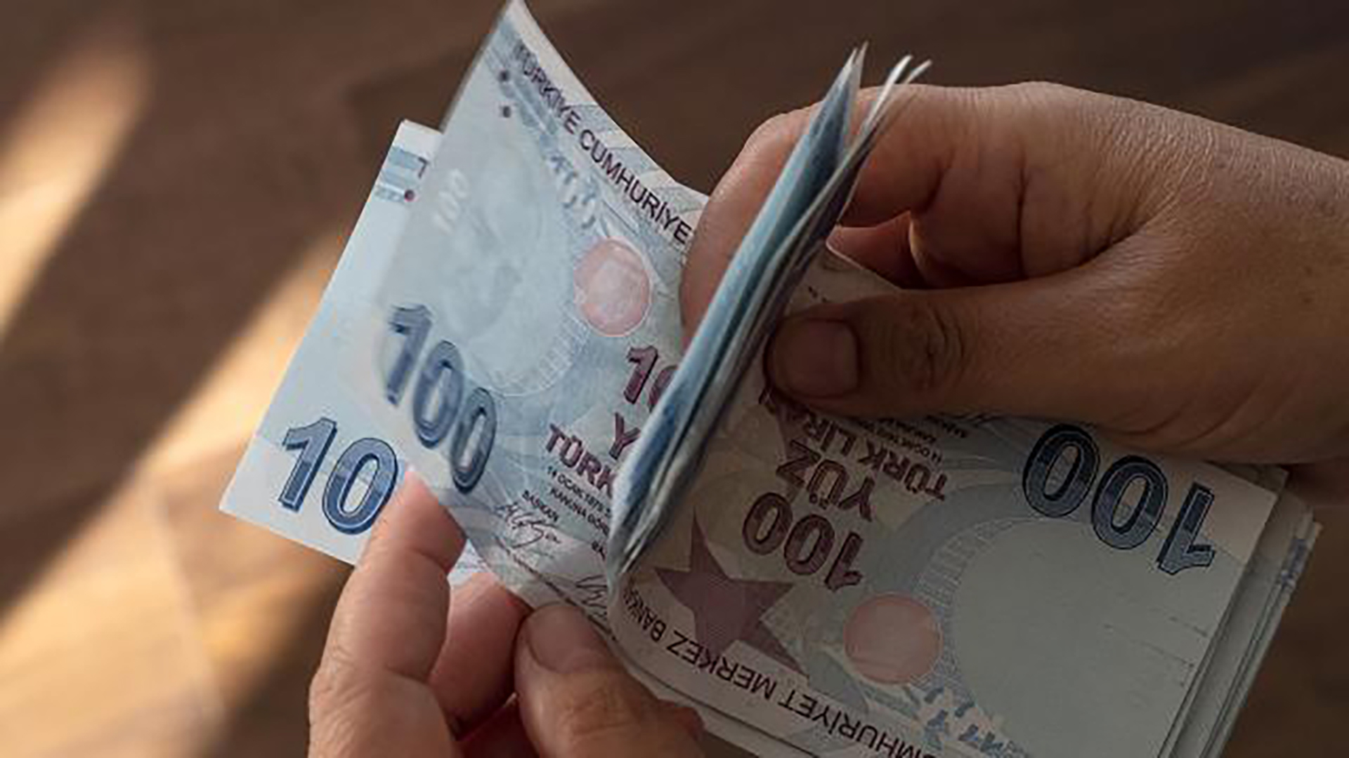 Emeklilerin zam farkları ödeniyor
