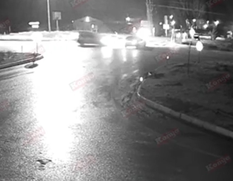 Konya’da çarpışma anı kamerada! 4 kişi yaralandı